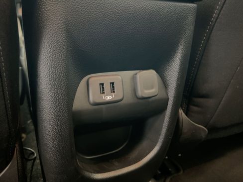 Used 2022 Chevrolet Colorado LT w/ Safety Package image 31