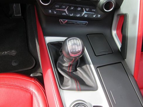 Used 2014 Chevrolet Corvette Stingray Z51 2dr Coupe w/ 3LT Preferred Equipment Group image 10