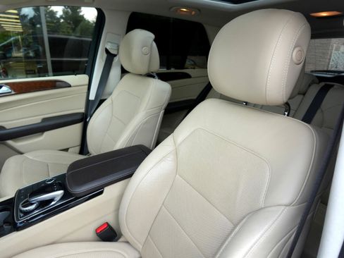 Used 2017 Mercedes-Benz GLE 400 4MATIC image 13
