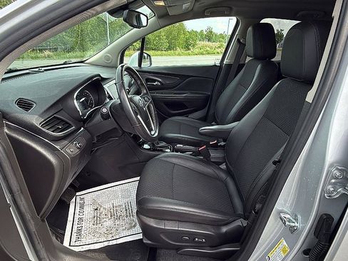 Used 2022 Buick Encore Preferred w/ Safety Package AWD/4WD image 24