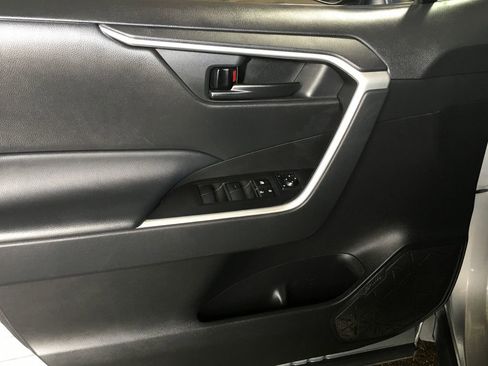 Used 2023 Toyota RAV4 LE AWD/4WD image 18