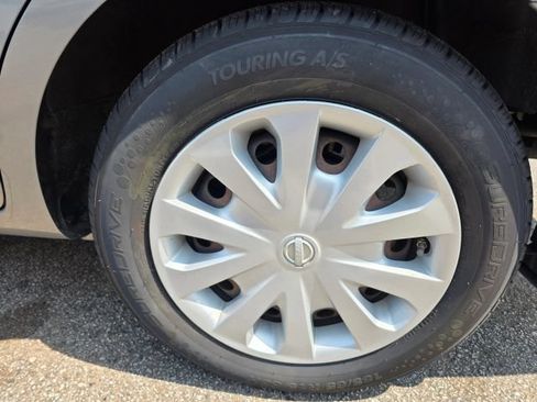 Used 2012 Nissan Versa S FWD image 10