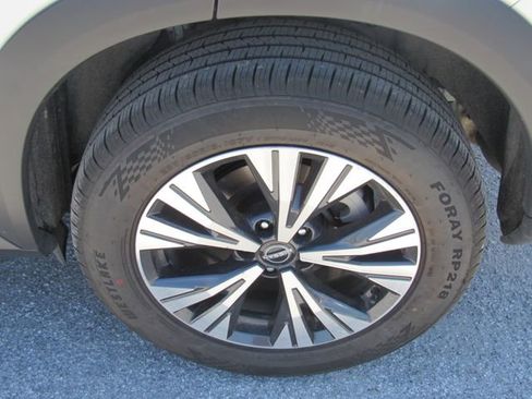 Used 2023 Nissan Rogue SV FWD image 15