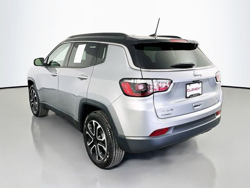 Used 2022 Jeep Compass Limited AWD/4WD image 9