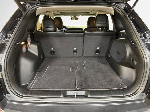 Used 2023 Jeep Cherokee Altitude Lux w/ Lux Elite Package image 25