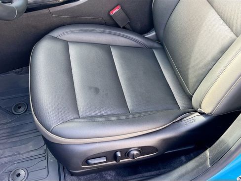 Used 2025 Chevrolet Trax ACTIV w/ Driver Confidence Package image 16