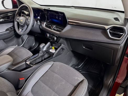 Certified 2025 Chevrolet TrailBlazer LT FWD image 24