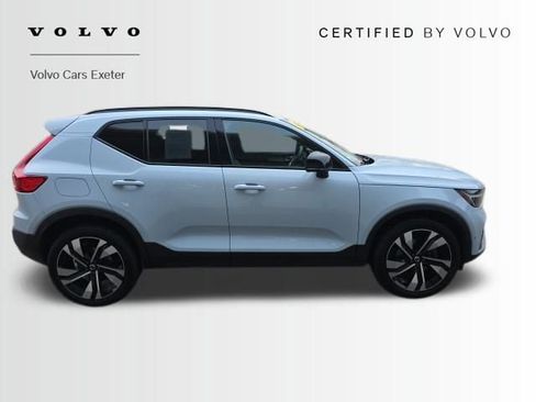 Certified 2024 Volvo XC40 B5 Plus w/ Climate Package image 11