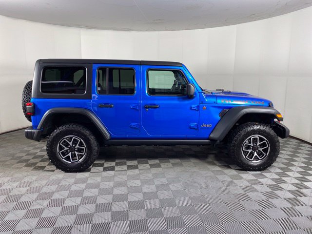 Used 2025 Jeep Wrangler Unlimited Rubicon w/ Convenience Group AWD/4WD image 6