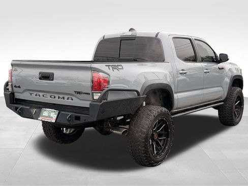 Used 2017 Toyota Tacoma TRD Pro image 6