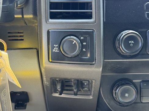 Used 2022 Ford F250 XL w/ Power Equipment Group AWD/4WD image 6