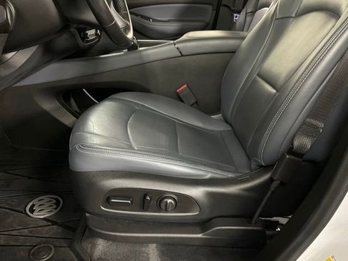 Used 2020 Buick Enclave Essence w/ Sound and Sites Package FWD image 30