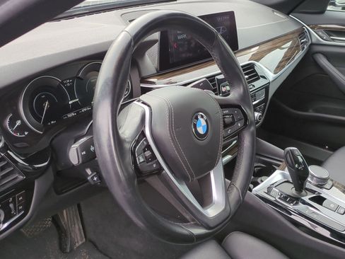 Used 2019 BMW 530e image 18