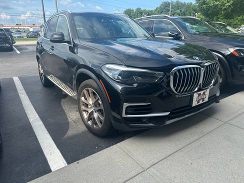 Used 2023 BMW X5 xDrive40i AWD/4WD image 3