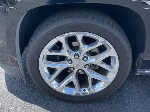 Used 2017 Cadillac Escalade ESV Platinum AWD/4WD image 17