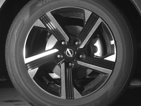 Used 2025 Nissan Sentra SV FWD image 13