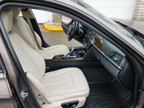 Used 2015 BMW 320i xDrive Sedan image 17