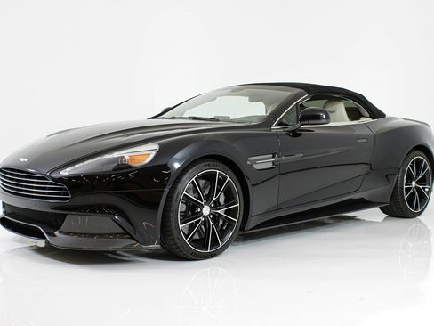 Used 2014 Aston Martin Vanquish Volante RWD image 3