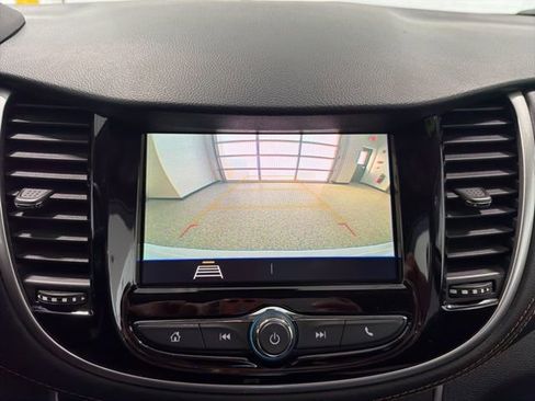 Used 2022 Chevrolet Trax LT w/ Driver Confidence Package image 17