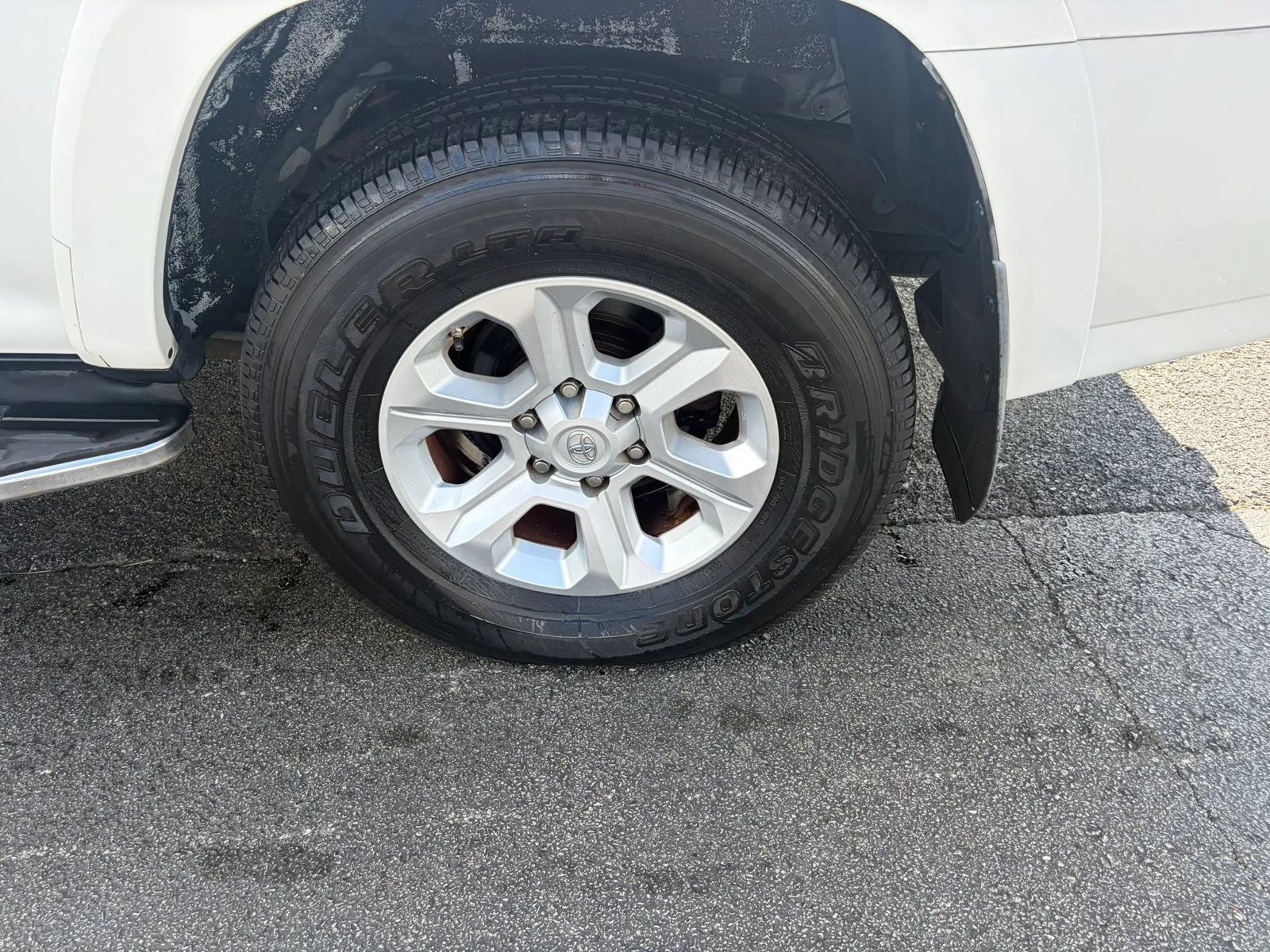 Used 2014 Toyota 4Runner SR5 AWD/4WD image 12