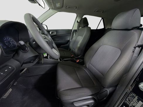 Used 2022 Hyundai Venue SE FWD image 13
