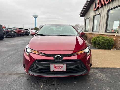 Used 2023 Toyota Corolla LE image 3