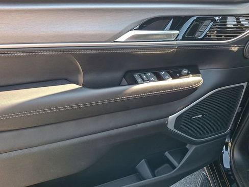 New 2026 Jeep Grand Wagoneer Limited AWD/4WD image 10