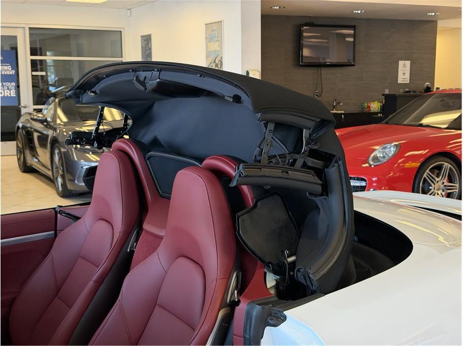 Used 2024 Porsche 718 Boxster S RWD image 28