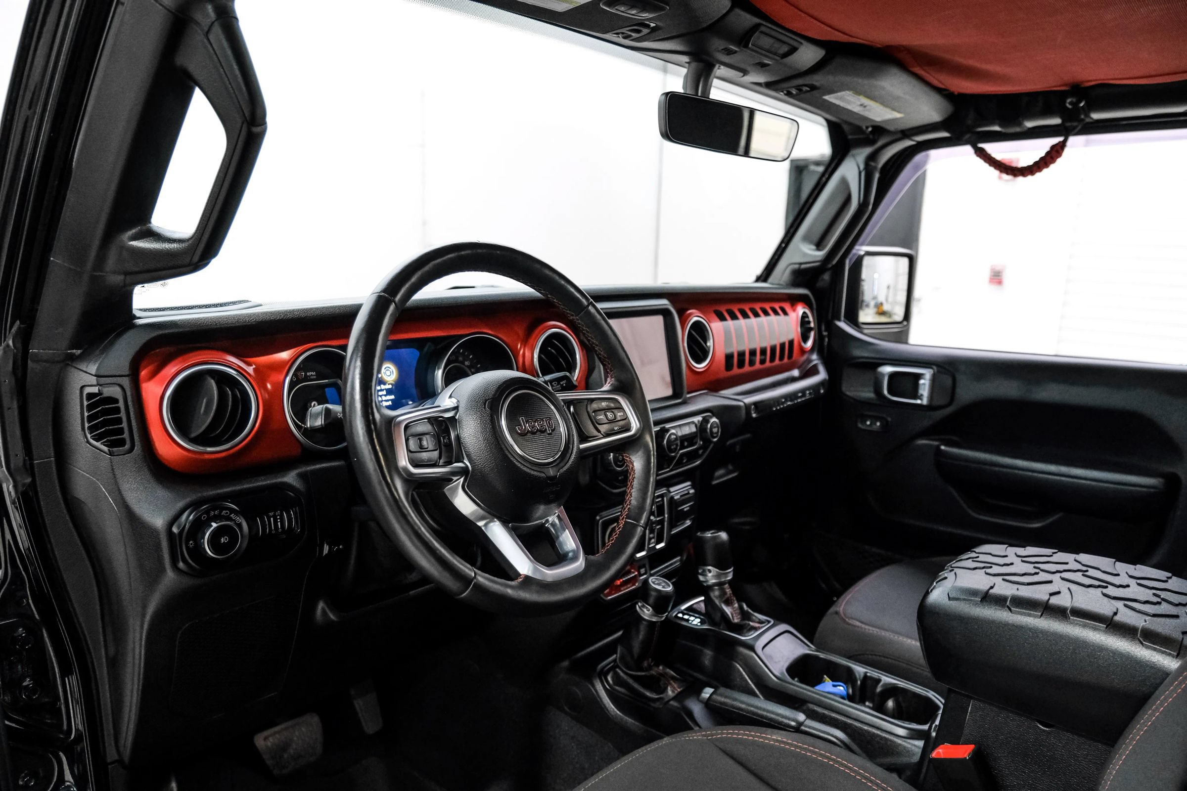 Used 2019 Jeep Wrangler Unlimited Rubicon AWD/4WD image 17