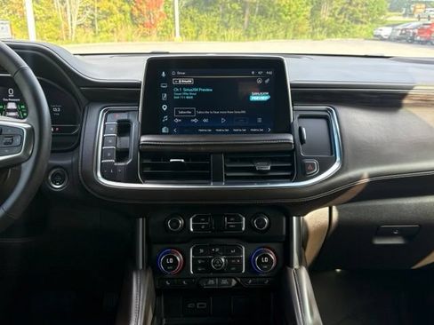 Used 2024 Chevrolet Tahoe Z71 w/ Luxury Package AWD/4WD image 17