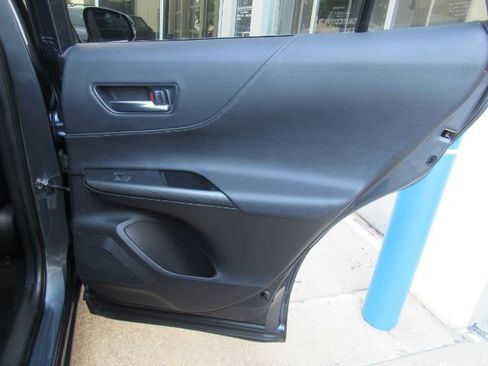 Used 2023 Toyota Venza Limited image 25