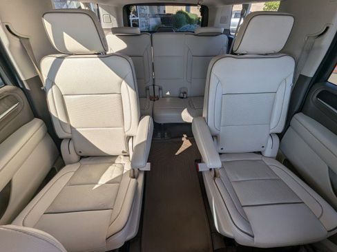 Used 2022 GMC Yukon XL Denali AWD/4WD image 25
