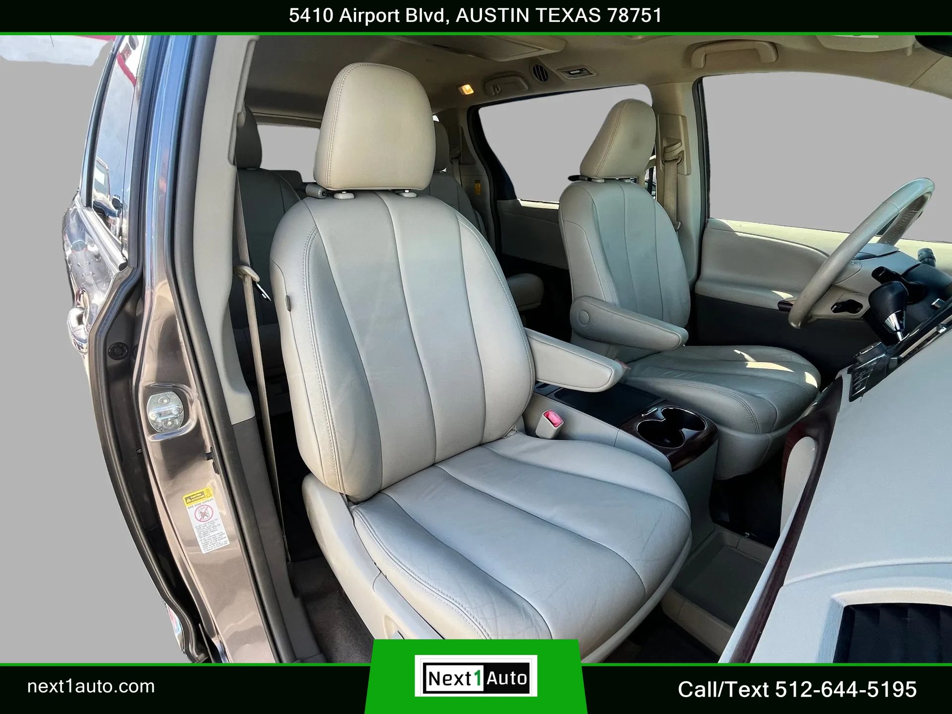 Used 2014 Toyota Sienna XLE w/ Entertainment Package FWD image 30