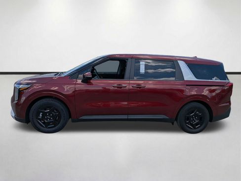 Used 2025 Kia Carnival FWD image 7