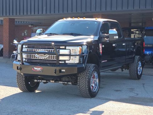 Used 2017 Ford F350 Platinum w/ FX4 Off-Road Package image 3