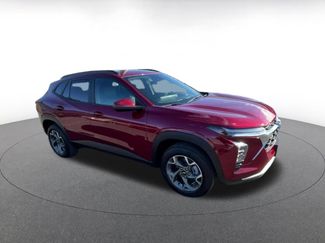 Used 2025 Chevrolet Trax LT FWD video 2
