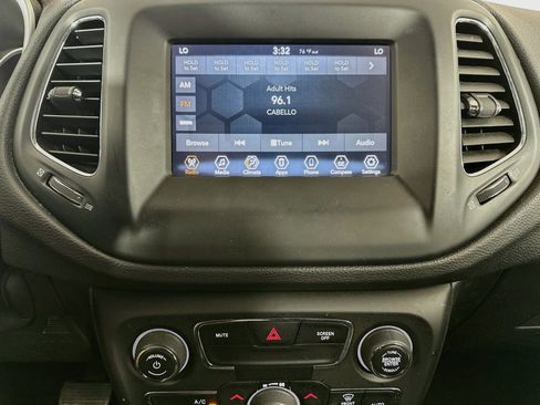 Used 2020 Jeep Compass Latitude FWD image 21