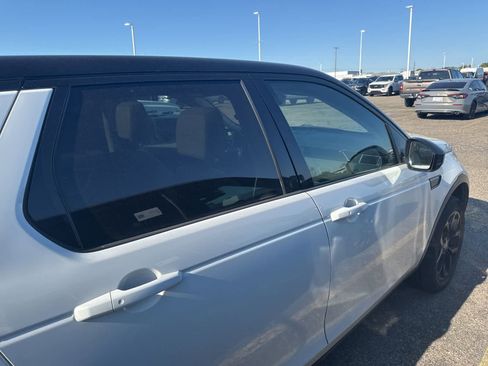 Used 2019 Land Rover Discovery Sport HSE AWD/4WD image 22