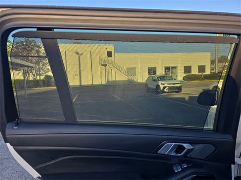 Used 2025 BMW X7 xDrive40i image 13