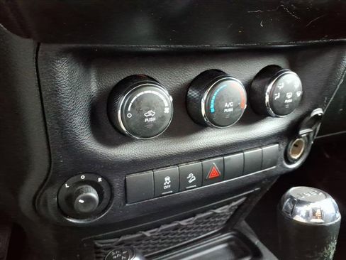 Used 2015 Jeep Wrangler Unlimited Sport w/ Quick Order Package 24S image 17