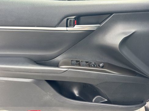 Used 2023 Toyota Camry SE image 10