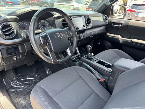 Used 2019 Toyota Tacoma TRD Sport RWD image 16