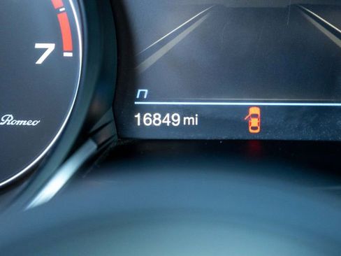 Used 2022 Alfa Romeo Stelvio Sprint image 21