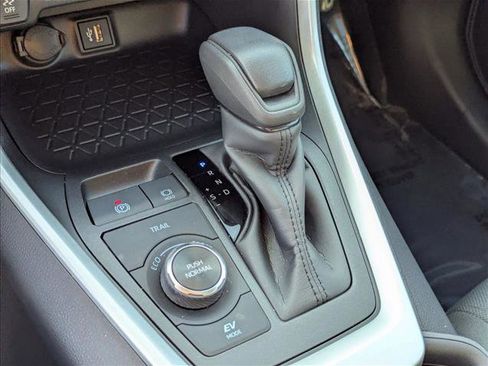 Used 2025 Toyota RAV4 XLE w/ Convenience Package image 12