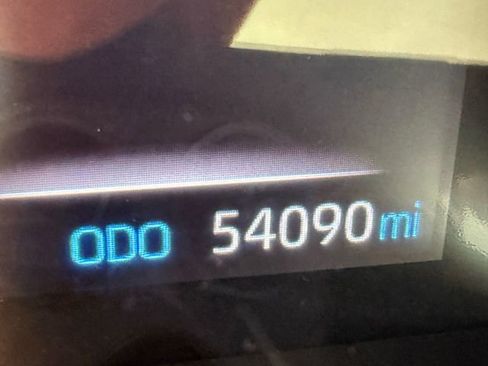 Used 2019 Toyota RAV4 LE w/ Carpet Mat Package image 7