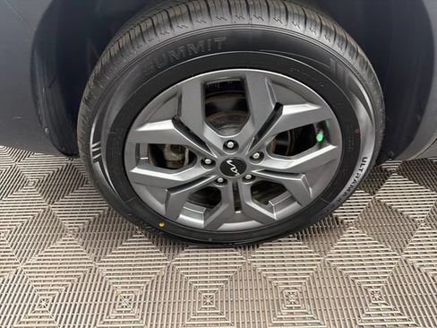Certified 2024 Kia Seltos LX AWD/4WD image 32