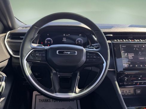 Used 2024 Jeep Grand Cherokee L Altitude image 15