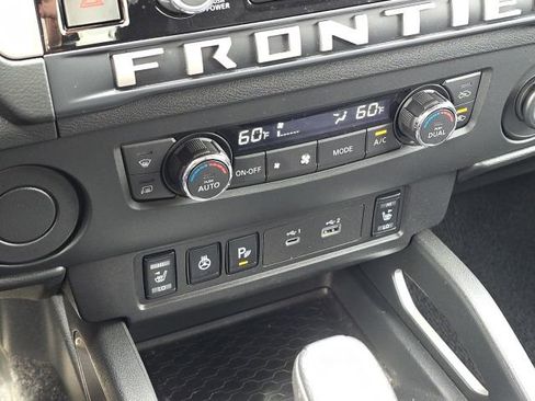 Used 2025 Nissan Frontier SV w/ SV Convenience Package RWD image 31