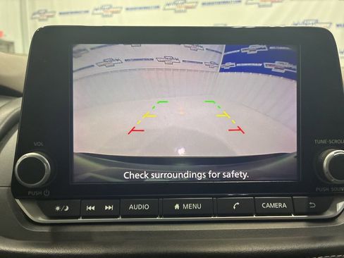 Used 2023 Nissan Rogue SV image 24