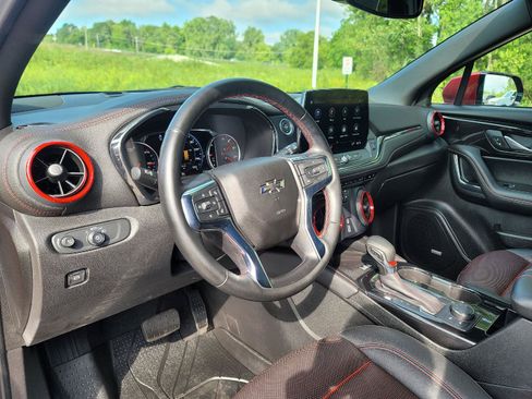 Used 2025 Chevrolet Blazer RS w/ Enhanced Convenience Package AWD/4WD image 16